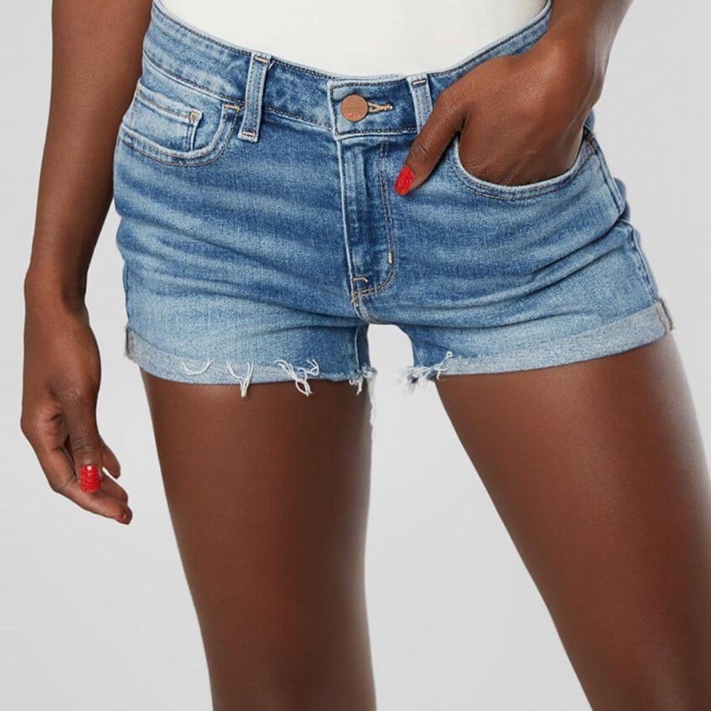 BKE Stella Mid Rise Stretch Short 24"